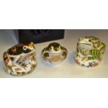 A Royal Crown Derby Paperweight, Toad, Limited Edition event piece, 1522/3500, boxed,