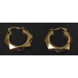 A pair of 9ct gold earrings, 1.