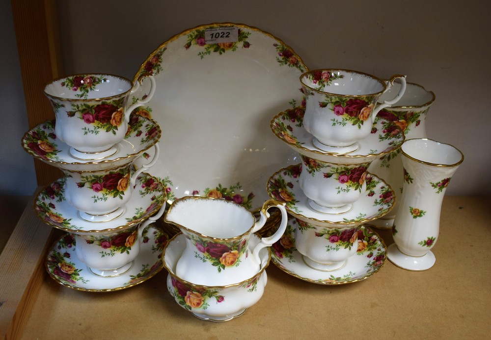 Royal Albert Old Country Roses - six-setting teaware, comprising bread plate, teacups, saucers,