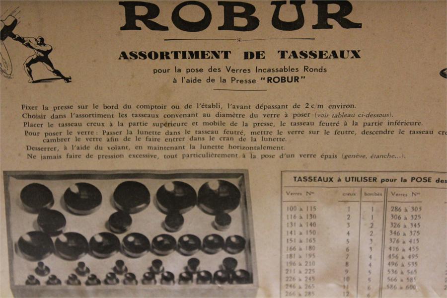 A Robur horologists watchmakers glass setting fitting tool set "Assortment de tasseaux" in wooden - Image 4 of 5