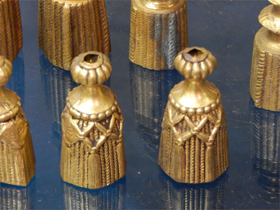 Ten gold painted alloy curtain pulls in the form of a bell. - Image 11 of 12