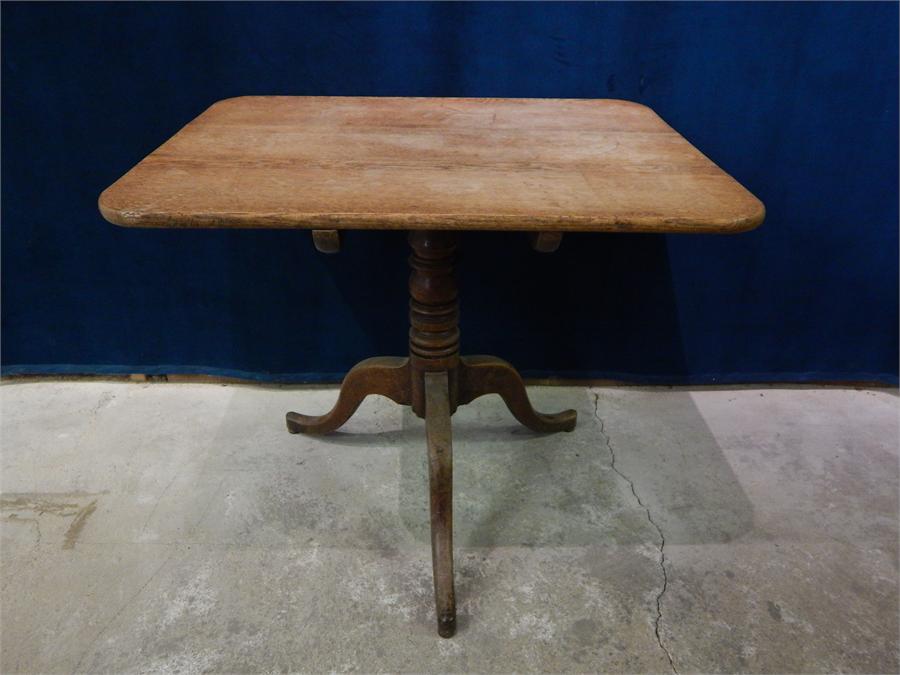 19th century Oak tilt top table. - Image 4 of 6