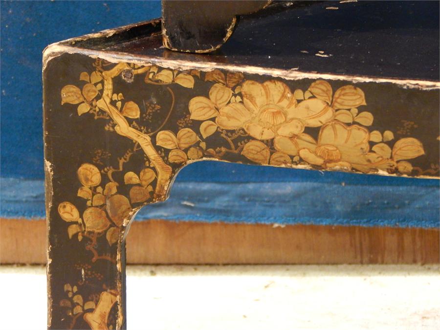 A nest of three black lacquer and painted graduating Oriental / Chinese tables. Decorated with - Image 12 of 15