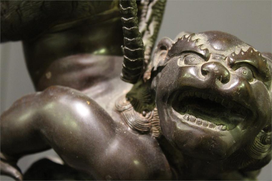 A Large floor standing Bronze Chinese / oriental temple Censer / Incense burner and cover. dragon, - Image 26 of 78