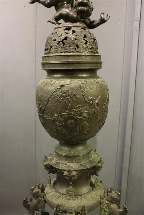 A Large floor standing Bronze Chinese / oriental temple Censer / Incense burner and cover. dragon, - Image 11 of 78