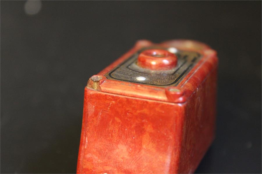 A Vintage Coronet Midget Bakelite Camera - Image 2 of 3