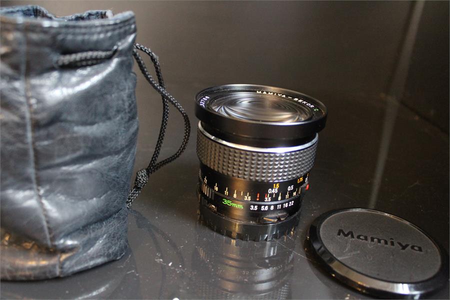 Mamiya-Sekor C f3.5 35mm lens no. 32786 auto / manual in pouch plus lens cap - Image 2 of 3