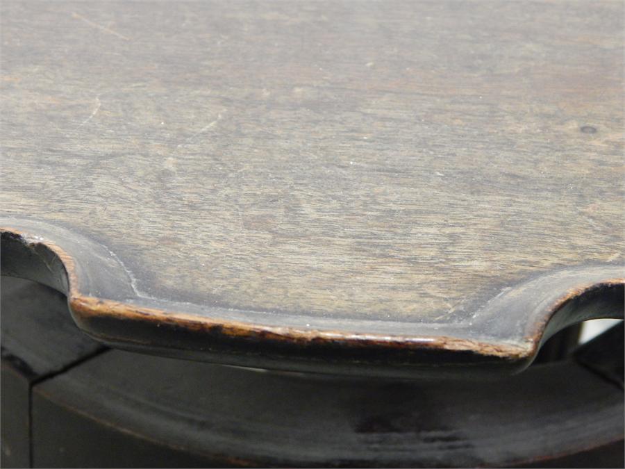 A Piano Stool base with pie-crust tray top table conversion, appears to be a solid top, moulding not - Image 5 of 7