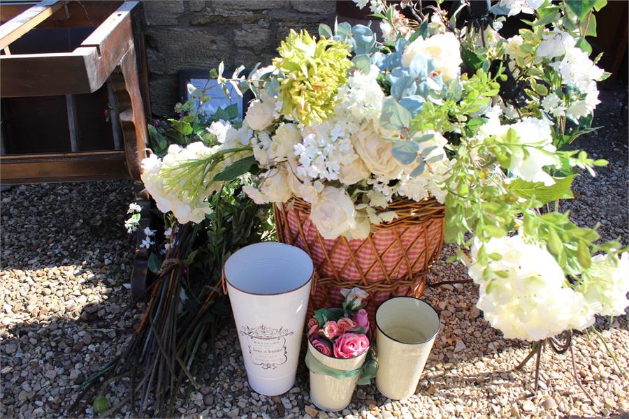 artificial flowers and containers / basket - Image 4 of 5