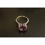 Amethyst 9ct gold ring - maker - W&G Wyatt and Green Birmingham - overall weight 3.1g