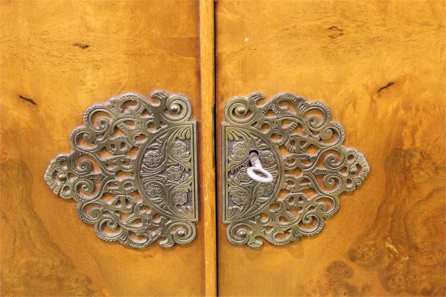 Cocktail Cabinet in Walnut - 20th century - Jeffery sons and co Northampton - Image 7 of 8