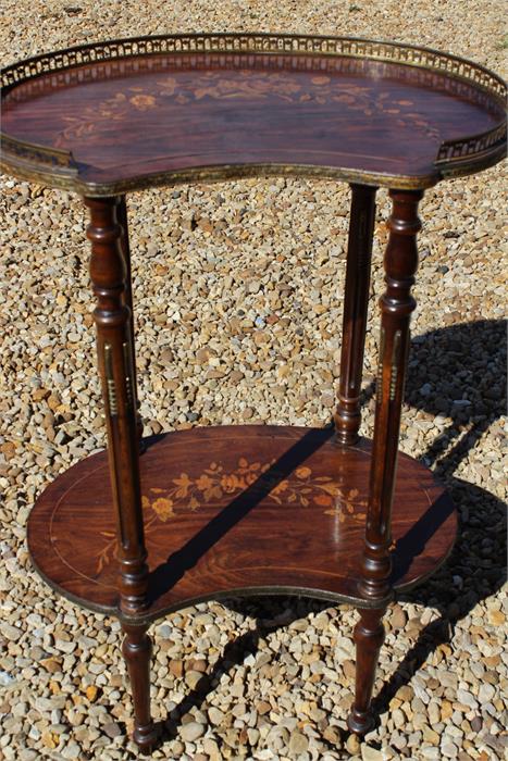 Kidney shaped rosewood or mahogany two tier table / etagere, french style, floral marquetry inlaid - Image 2 of 7