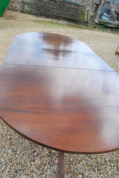 mahogany 1950's large quality pedestal table with leaf insert and claw feet - Image 3 of 3