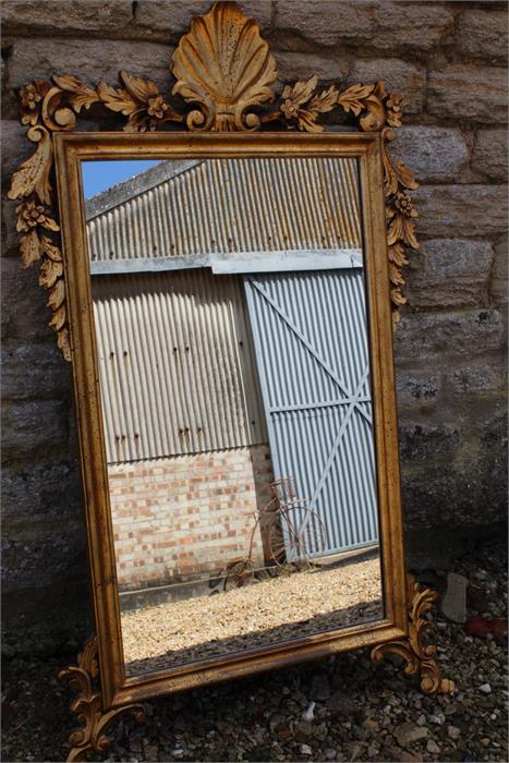 Carved giltwood mirror of George III style with shell surmount - Image 3 of 4