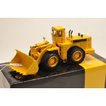 CLASSIC CONSTRUCTION MODELS 1:48 SCALE CAT 992C WHEEL LOADER WITH BOX (VGC)