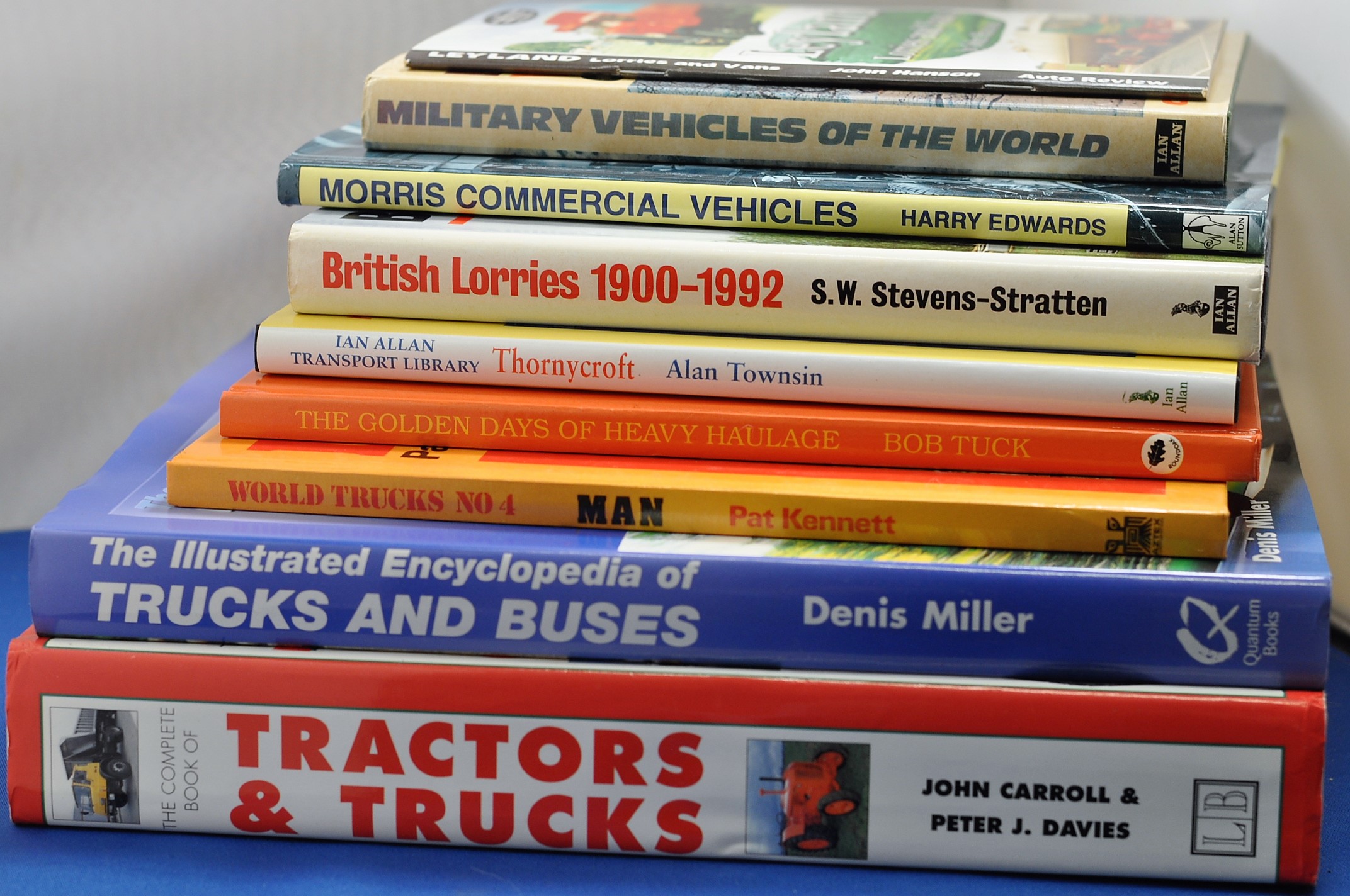 9 BOOKS ROAD TRANSPORT / MILITARY VECHICLES / TRUCK AND BUSES / BRITISH LORRIES ALL IN (VGC) - Image 2 of 2