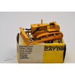 CAT D9 TRACK -TYPE TRACTOR GESCHA MODELS WITH BOX (GC)