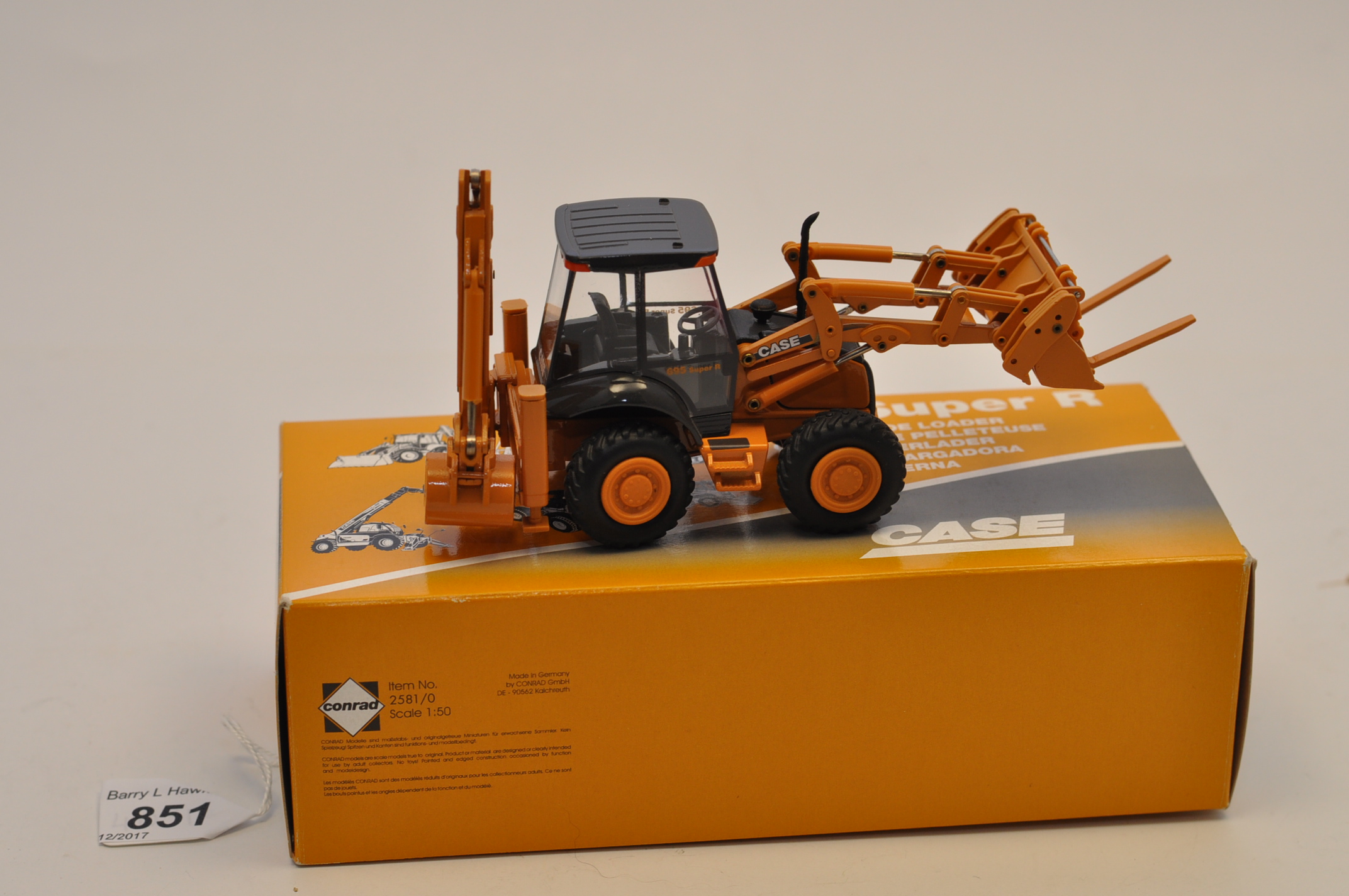 CASE 1:50 SCALE 695 SUPER R BACKHOE LOADER CONRAD MODELS WITH BOX (VGC)