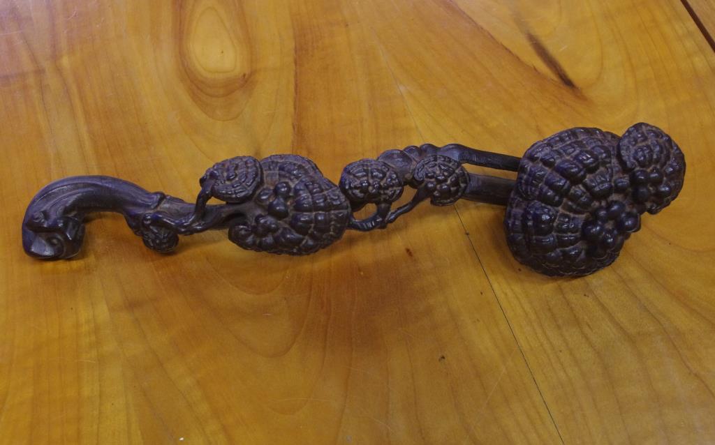 Chinese Chenziang wood ruyi sceptre carved with lingzhi decoration