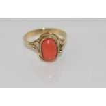 9ct yellow gold and pink coral ring weight: 2.6grams approx, size: O-P/7