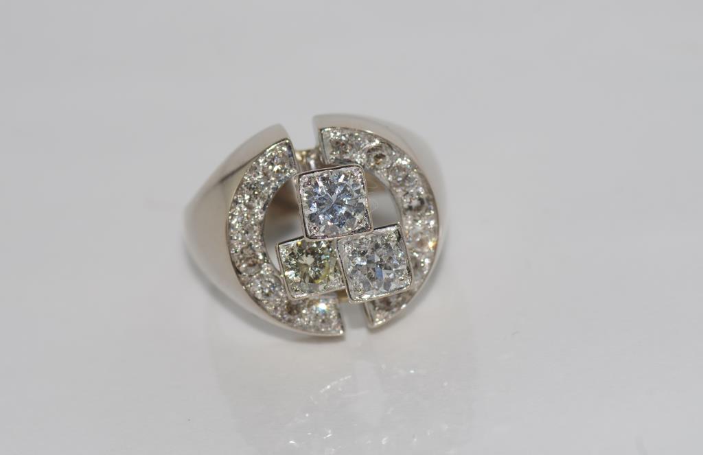 18ct white gold, round diamond cluster ring includes 14 mixed round cut diamonds (1=0.46ct F-G/ - Bild 2 aus 4