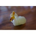 Carved jade bird figure 5.5cm wide