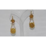 Vintage 18ct gold filigree earrings on 9ct hooks total weight: approx 5.1 grams, size: approx 4cm