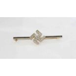 18ct two tone gold and diamond bar brooch weight: approx 4.7 grams