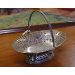 Sterling silver basket Hallmarked London 1907, 178g approx., 16.5cm wide approx.