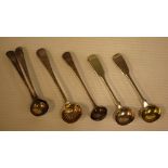 Six Georgian & later salt spoons with various Georgian to Victorian hallmarks, 72g approx