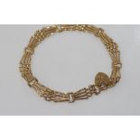 Delicate 9ct gold gate link bracelet weight: approx 4.67 grams