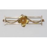 Antique flower and pearl bar brooch 14ct & 9ct weight: approx 6.7 grams (tests as 14ct and part