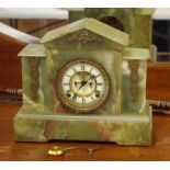 Antique Ansonia onyx cased mantle clock with visible escapement and 8 day striking movement, 33cm
