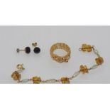 Rough cut gem& pearl bracelet with 18ct clasp and 9ct gold chain, total weight: approx 7 grams, with