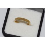 18ct yellow gold ring weight: approx 2.7 grams, size: O/7 (tested as 18ct)