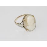 Vintage 9ct yellow gold and cameo ring weight: approx 3.1 grams, size: N/6-7 (tests as 10ct)