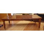 Edwardian extension dining table 243cm long (including 2 extension leaves 91.5cm), 116cm wide,
