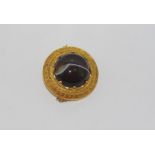 Good 18ct gold, agate brooch with open locket back weight: approx 7.3 grams