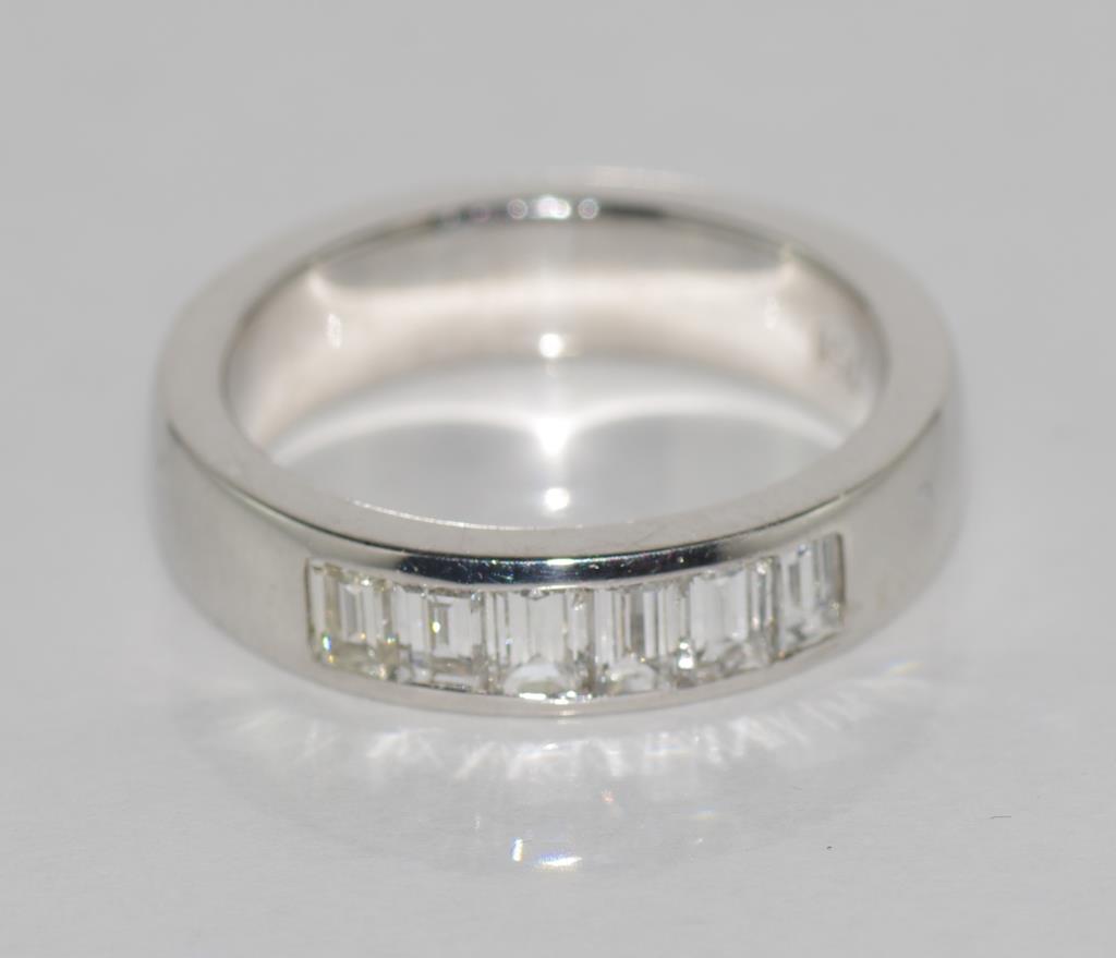 18ct white gold and 6 diamond ring comprising six baguette cut diamonds, TDW = 0.9ct H/Si1, - Image 2 of 2
