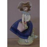 Lladro "pretty pickings" girl figurine in original box, H17.5cm approx