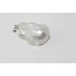 Baroque pearl pendant with 9ct white gold bale