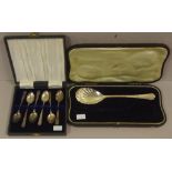 Cased set of 6 sterling silver coffee spoons hallmarked Sheffield 1947 & a cased sterling silver