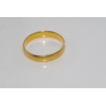 Vintage hallmarked 22ct yellow gold wedder weight: approx 3 grams, size: O-P/7