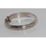 Vintage sterling silver hinged bangle