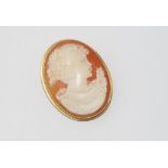 18ct yellow gold cameo brooch / pendant weight: approx 5.1 grams, size: approx 3.5 by 2.5cm