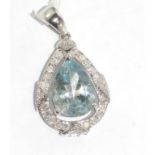 18ct white gold, aquamarine (2.3ct) pendant with diamonds (28 points), weight: 2.56 grams, size: 2.