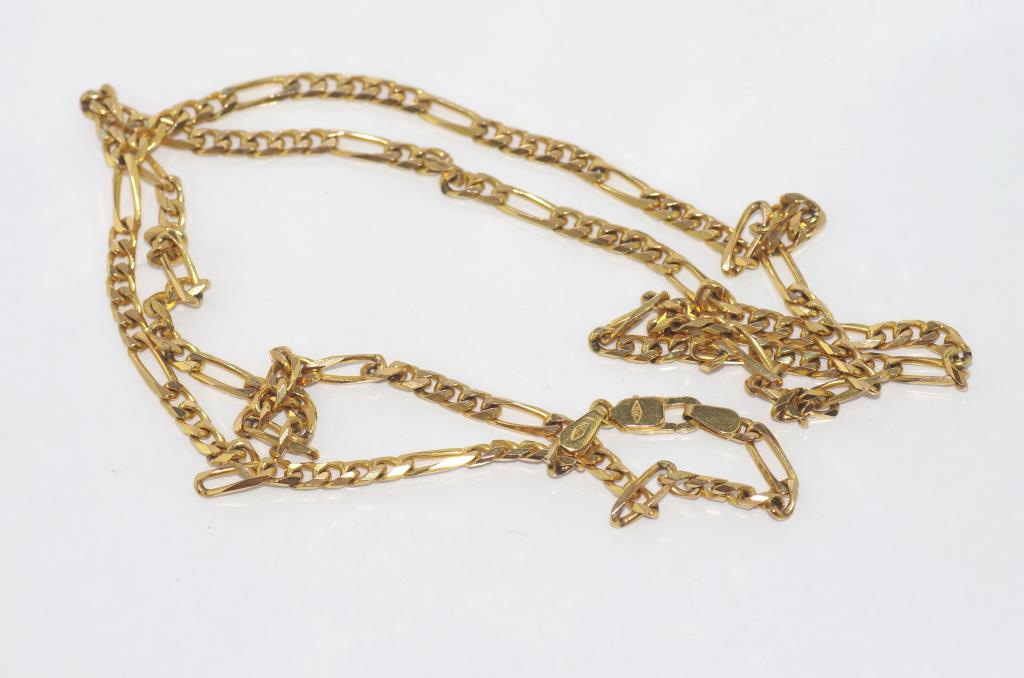 9ct yellow gold necklace with five smaller links alternating with a larger link, weight: approx 13.5