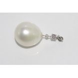 South sea pearl pendant, 14ct gold & diamond bale with 14mm pearl