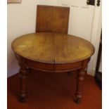Colonial cedar extension table unrestored condition, no winder, 118cm - 179.5cm long, 121cm wide,