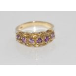 9ct yellow gold ring with 6 amethysts weight: approx 3.2 grams, size: O-P/7